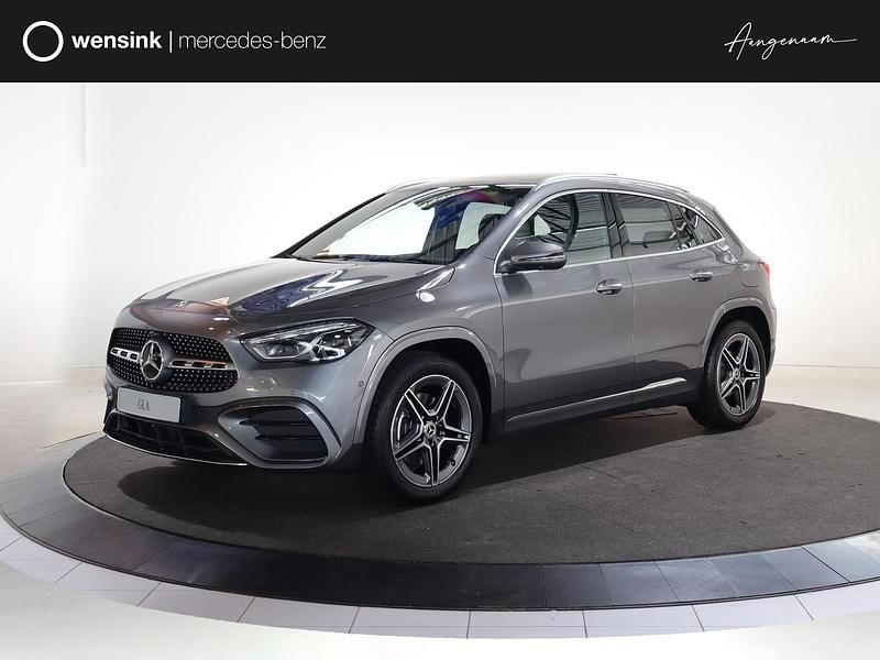 Grijs Nieuw 2025 Mercedes GLA180 Business SUV | € 60.725 (Eerlijke prijs) - Afbeelding 1/4