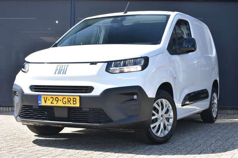 Wit Gebruikt 2024 Fiat Doblò S MPV | € 17.900 (Eerlijke prijs) - Afbeelding 1/4
