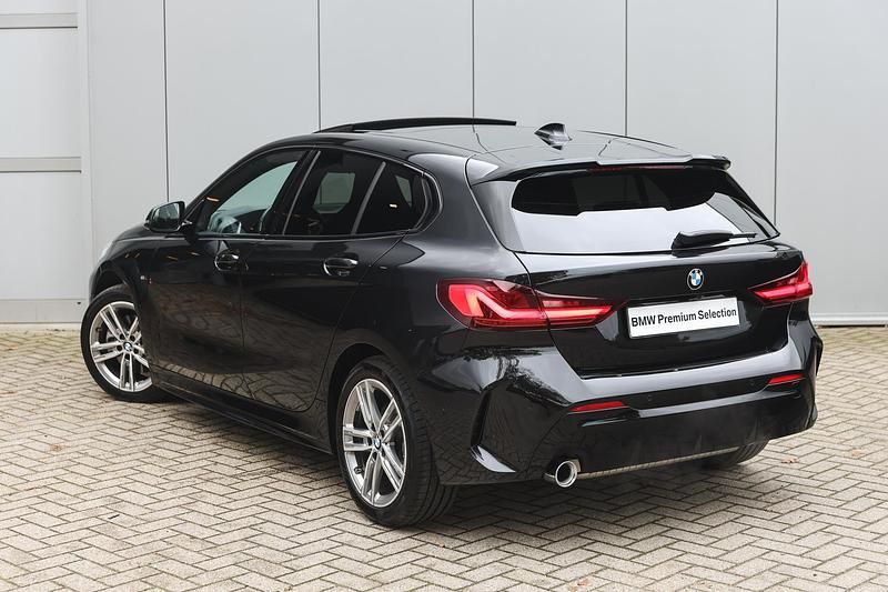 Occasion BMW 118 Executive 136 PK (100 kW) 2024 Zwart Hatchback