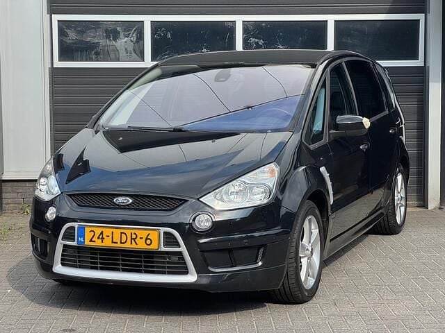 Zwart Gebruikt 2010 Ford S-MAX Trend MPV | € 6.950 (Iets duurder) - Afbeelding 1/4