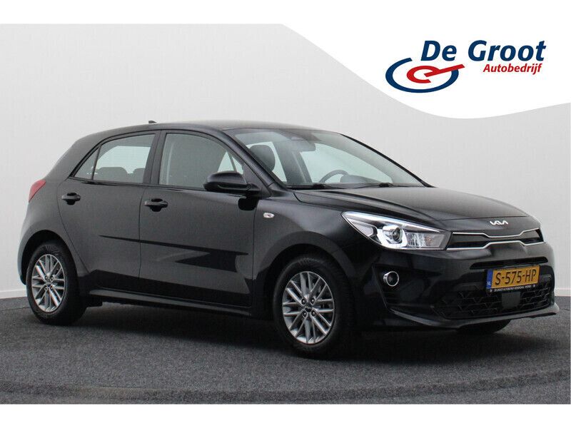 Zwart Gebruikt 2023 Kia Rio Hatchback | € 17.950 (Eerlijke prijs) - Afbeelding 1/4