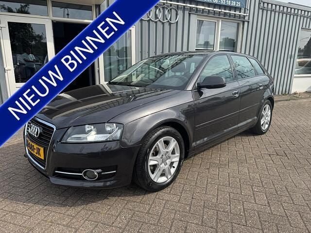 Grijs Gebruikt 2012 Audi A3 Sportback Ambiente Hatchback | € 6.950 (Eerlijke prijs) - Afbeelding 1/4