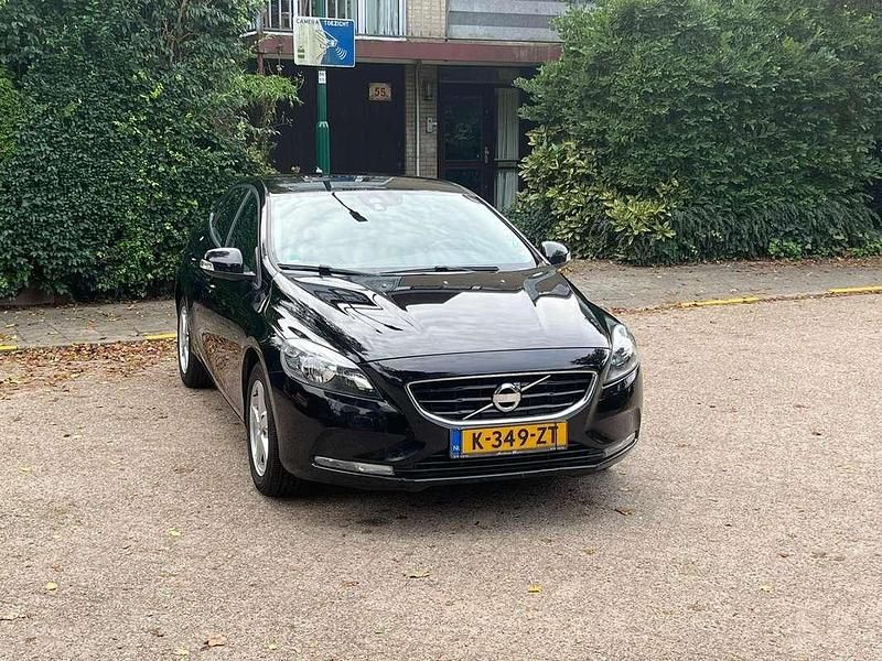 Zwart Gebruikt 2013 Volvo V40 Summum Stationwagen | € 8.450 (Super prijs) - Afbeelding 1/4