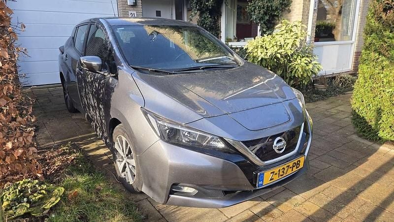 Occasion Nissan Leaf Acenta 110 kW (150 PK) 2021 Grijs Hatchback