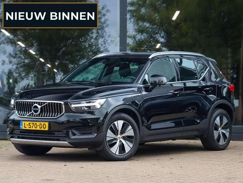 Zwart Gebruikt 2021 Volvo XC40 Inscription SUV | € 25.900 (Eerlijke prijs) - Afbeelding 1/4