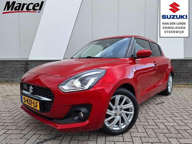 Rood Gebruikt 2021 Suzuki Swift Hatchback | € 15.900 (Eerlijke prijs) - Afbeelding 1/3