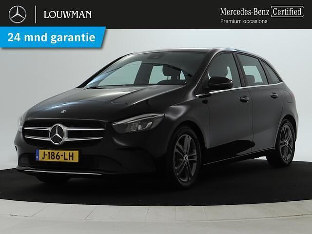 Zwart Gebruikt 2020 Mercedes B180 Advantage MPV | € 25.945 (Eerlijke prijs) - Afbeelding 1/4