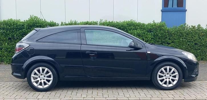 Occasion Opel Astra GTC 116 PK (85 kW) 2008 Zwart, metallic lak Hatchback