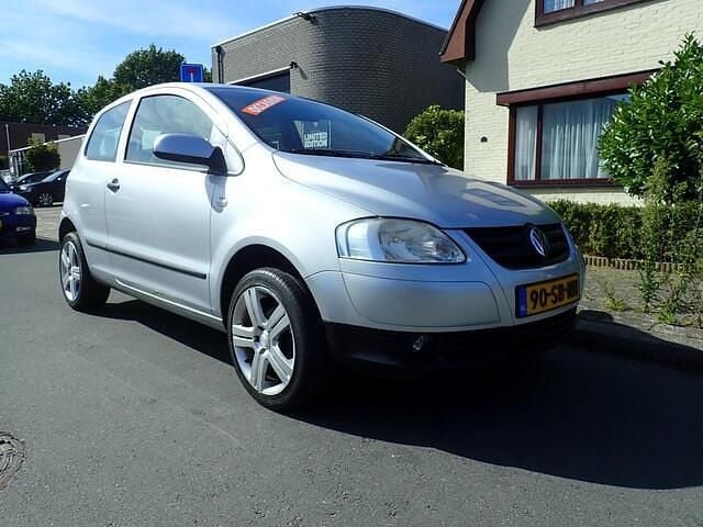 Grijs Occasion 2005 VW Fox Trendline Hatchback | € 999 (Eerlijke prijs) - Afbeelding 1/4