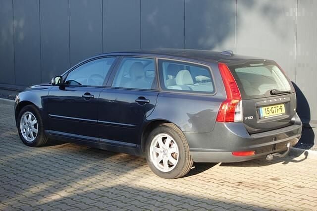 Grijs Gebruikt 2008 Volvo V50 Stationwagen | € 3.450 (Goede deal) - Afbeelding 1/4