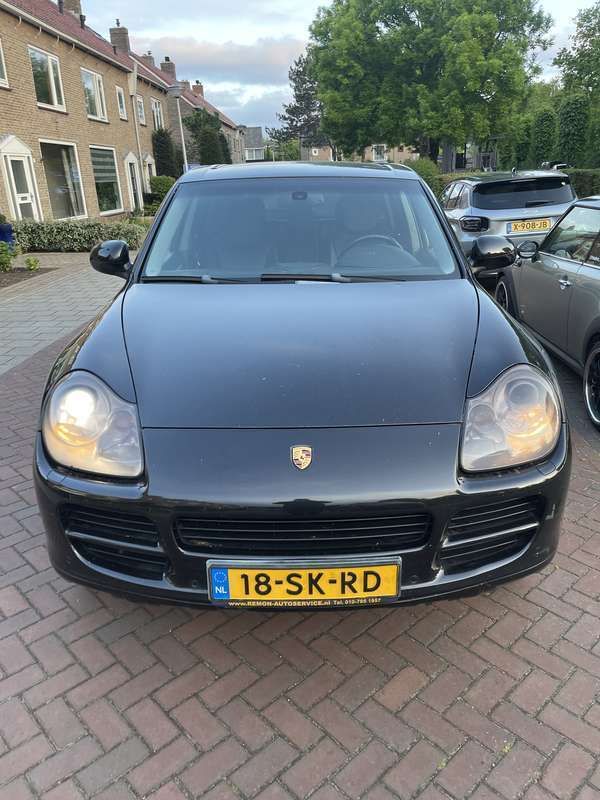 Zwart Gebruikt 2006 Porsche Cayenne SUV | € 4.300 (Super prijs) - Afbeelding 1/4