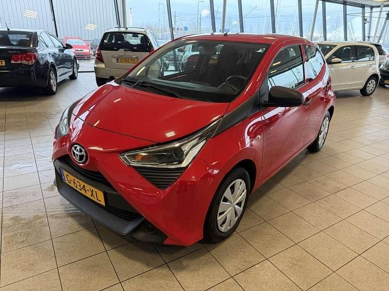 Rood Occasion 2019 Toyota Aygo Hatchback | € 7.390 (Goede deal) - Afbeelding 1/4