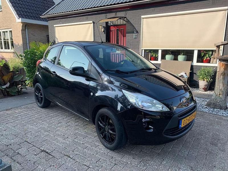 Zwart Gebruikt 2011 Ford Ka Hatchback | € 3.750 (Eerlijke prijs) - Afbeelding 1/4