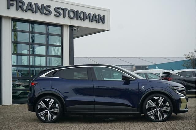 Occasion Renault Megane E-Tech Iconic 160 kW (218 PK) 2022 Blauw metallic Hatchback