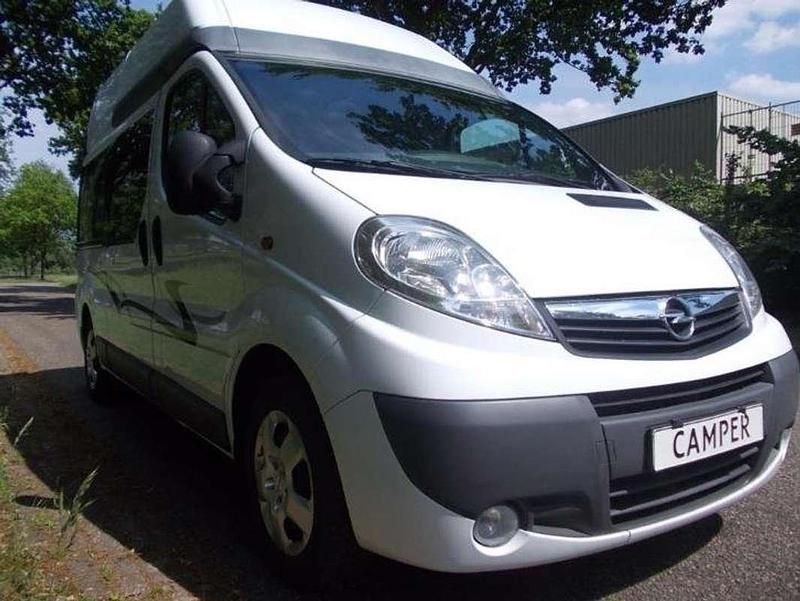 Wit Gebruikt 2010 Opel Vivaro Van | € 22.500 - Afbeelding 1/4