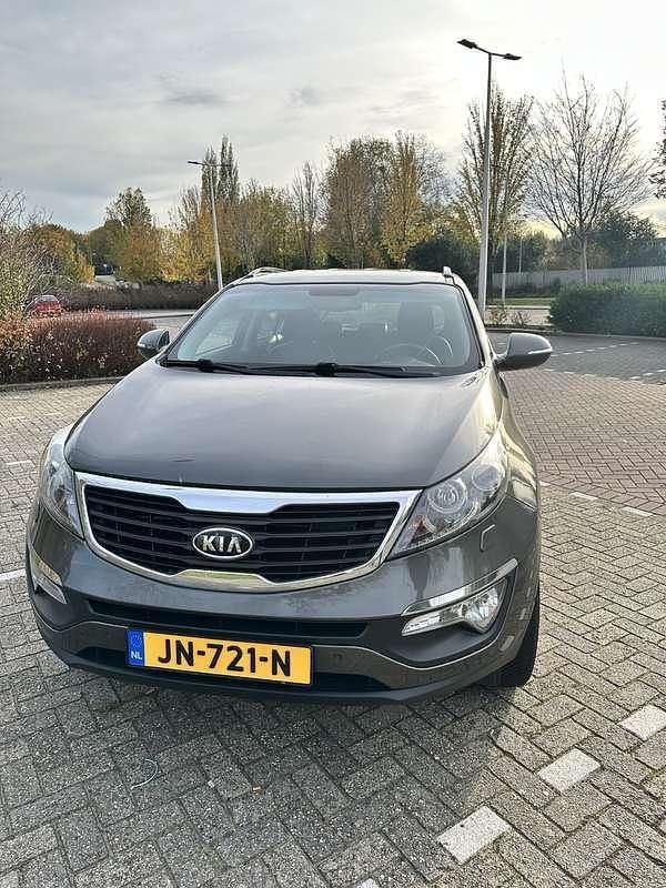 Grijs Gebruikt 2012 Kia Sportage SUV | € 10.500 (Eerlijke prijs) - Afbeelding 1/4
