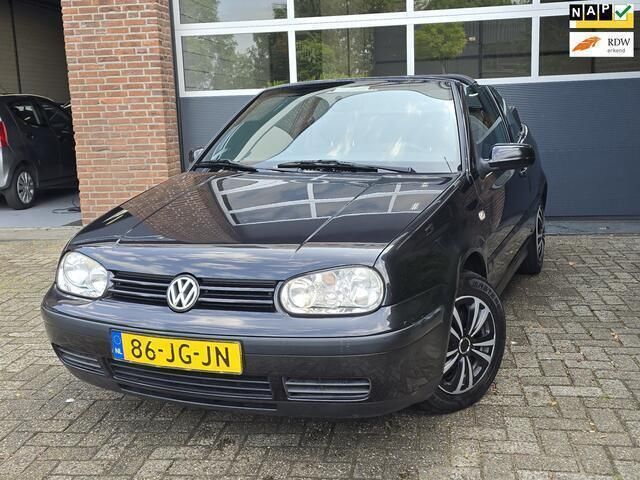 Zwart Gebruikt 2002 VW Golf Cabriolet Trendline Cabriolet | € 3.495 (Eerlijke prijs) - Afbeelding 1/4