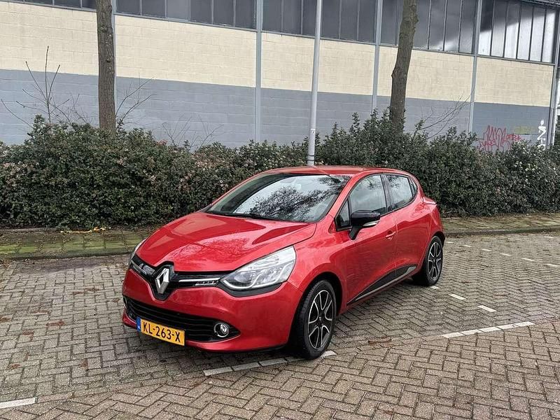 Rood Gebruikt 2014 Renault Clio IV Dynamique Hatchback | € 5.000 (Goede deal) - Afbeelding 1/4