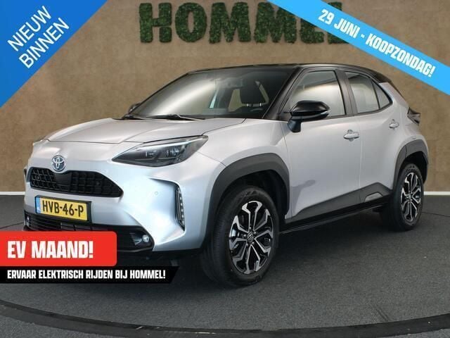 Grijs Gebruikt 2023 Toyota Yaris Cross Plus SUV | € 28.950 (Eerlijke prijs) - Afbeelding 1/4