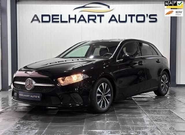 Zwart Gebruikt 2019 Mercedes A180 Advantage Hatchback | € 17.950 (Super prijs) - Afbeelding 1/4