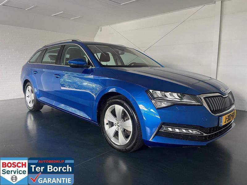 Blauw Gebruikt 2020 Skoda Superb Business Line Stationwagen | € 20.495 (Eerlijke prijs) - Afbeelding 1/4