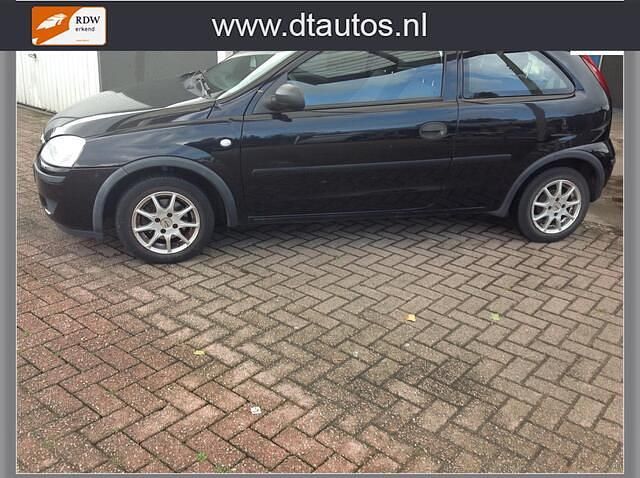 Zwart Gebruikt 2004 Opel Corsa Cosmo Hatchback | € 999 (Eerlijke prijs) - Afbeelding 1/4