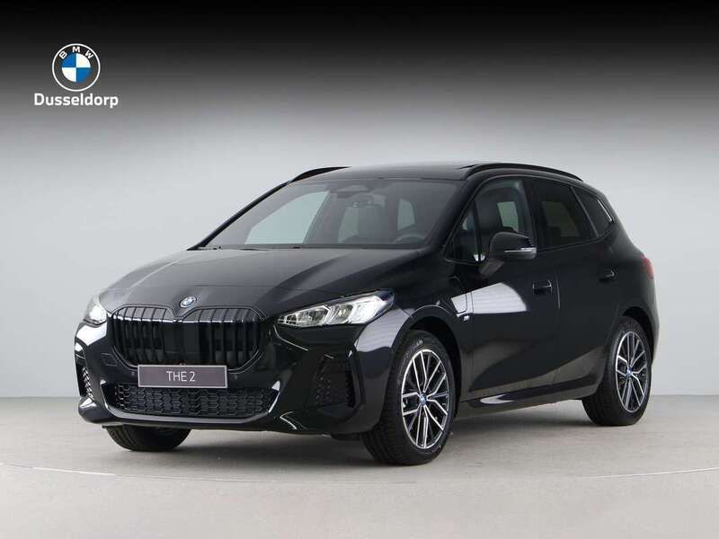 Zwart, metallic lak Nieuw 2025 BMW 225 Active Tourer Shadowline MPV | € 58.365 (Super prijs) - Afbeelding 1/4