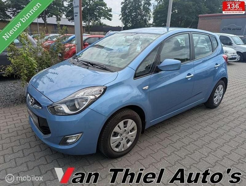 Blauw, metallic lak Gebruikt 2015 Hyundai ix20 GO! MPV | € 8.250 (Goede deal) - Afbeelding 1/4