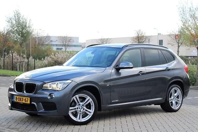 Grijs Gebruikt 2014 BMW X1 Executive SUV | € 13.450 (Eerlijke prijs) - Afbeelding 1/4