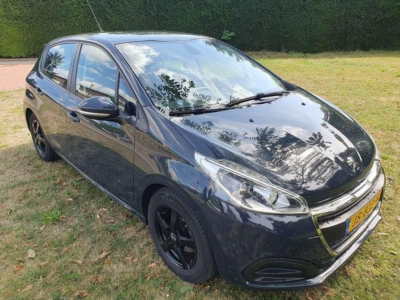Grijs Gebruikt 2016 Peugeot 208 Active Hatchback | € 8.800 (Goede deal) - Afbeelding 1/4
