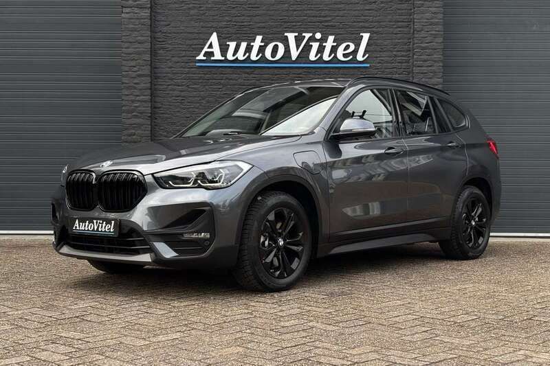 Grijs Gebruikt 2021 BMW X1 Advantage SUV | € 28.945 (Goede deal) - Afbeelding 1/4