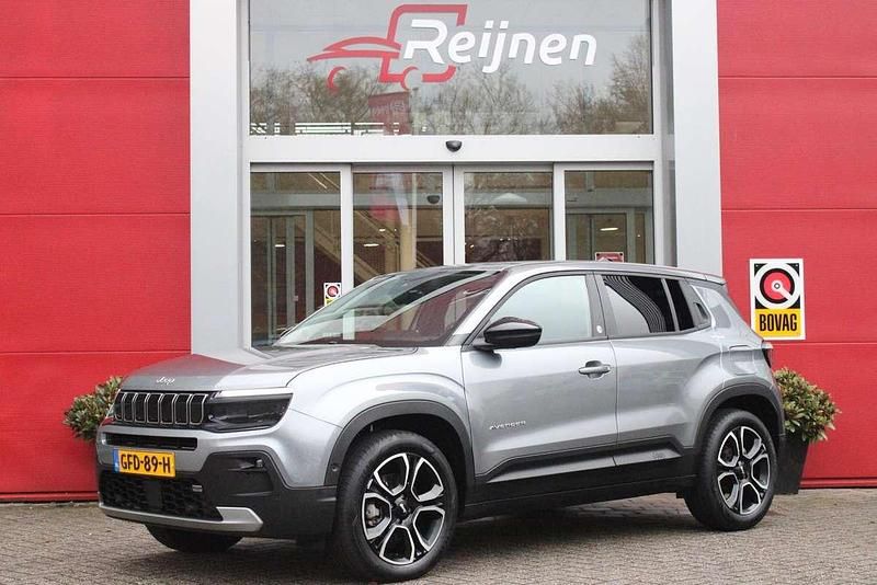 Grijs Occasion 2024 Jeep Avenger Summit SUV | € 29.995 (Eerlijke prijs) - Afbeelding 1/4