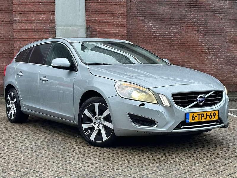 Grijs Occasion 2012 Volvo V60 Stationwagen | € 4.450 (Super prijs) - Afbeelding 1/4