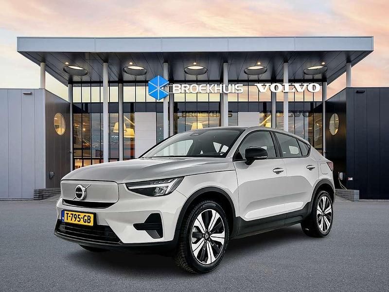Grijs, metallic lak Gebruikt 2023 Volvo C40 Core SUV | € 31.900 - Afbeelding 1/4