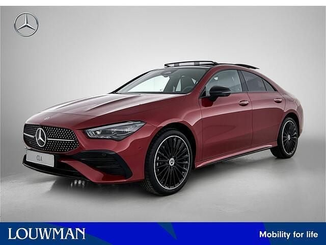 Rood Nieuw 2025 Mercedes CLA250 Business Sedan | € 56.227 - Afbeelding 1/4