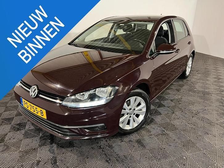 Rood Gebruikt 2017 VW Golf VII Trendline Hatchback | € 9.100 (Goede deal) - Afbeelding 1/4