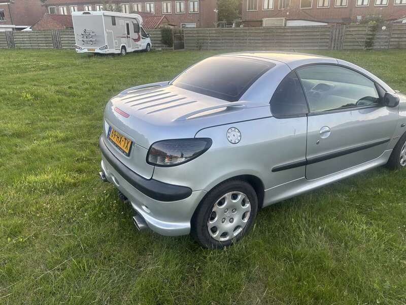 Gebruikt 2002 Peugeot 206 CC Cabriolet | € 1.500 (Eerlijke prijs) - Afbeelding 1/4
