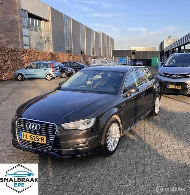 Occasion Audi A3 Sportback e-tron Attraction 150 PK (110 kW) 2015 Bruin Hatchback