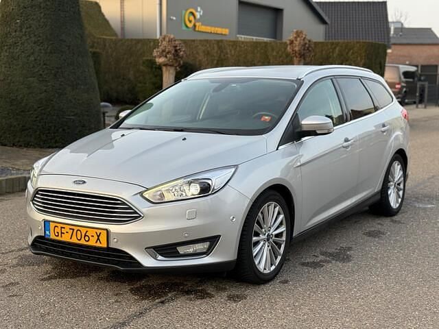Grijs Occasion 2015 Ford Focus Titanium Stationwagen | € 4.999 (Eerlijke prijs) - Afbeelding 1/4