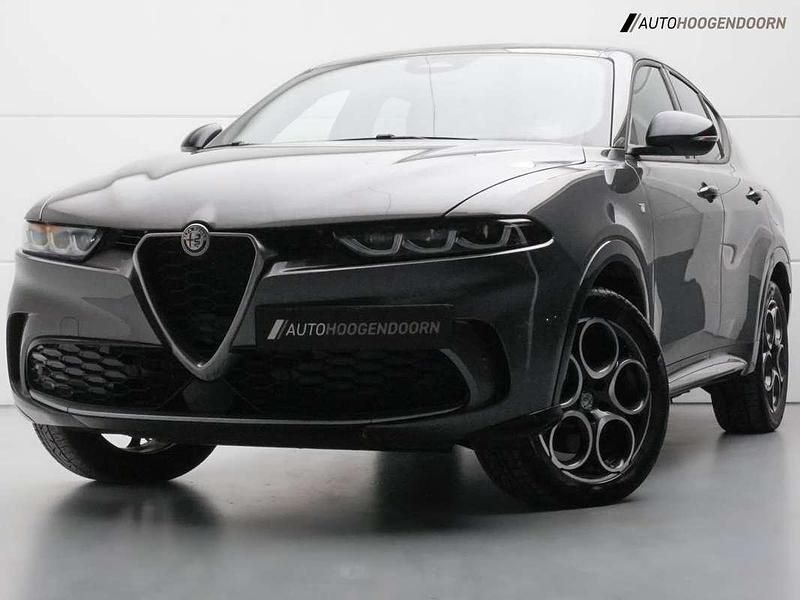 Grijs (metallic) Occasion 2023 Alfa Romeo Tonale Ti SUV | € 29.445 (Super prijs) - Afbeelding 1/4