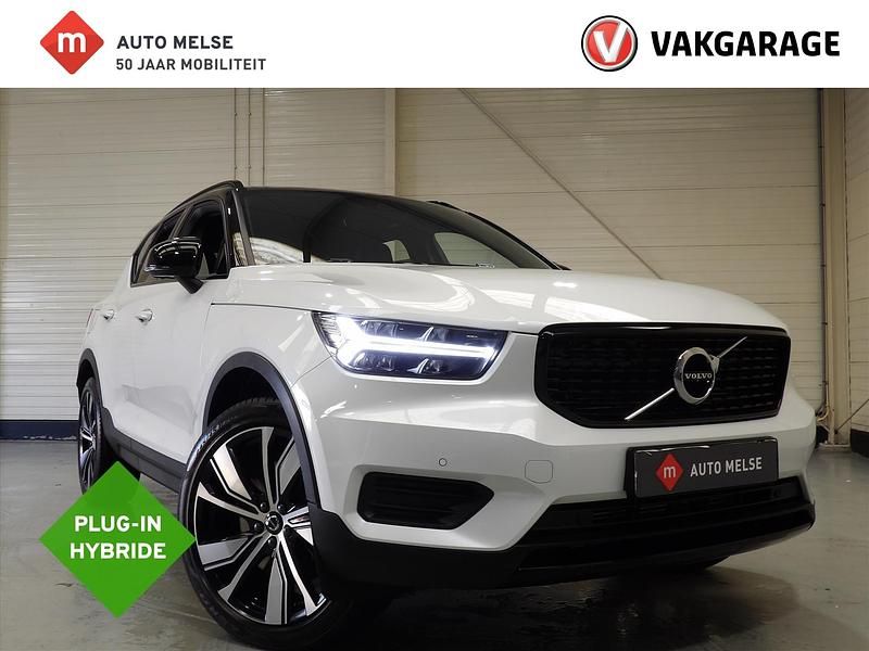 Wit Gebruikt 2022 Volvo XC40 R-Design SUV | € 35.950 (Eerlijke prijs) - Afbeelding 1/4