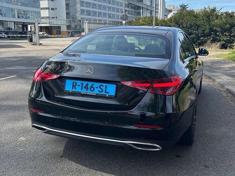 Zwart Gebruikt 2022 Mercedes C180 AMG line Sedan | € 26.000 (Super prijs) - Afbeelding 1/4