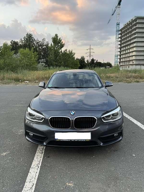Grijs Occasion 2018 BMW 120 Urban Line Hatchback | € 12.500 (Eerlijke prijs) - Afbeelding 1/4