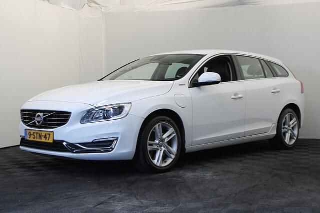 Wit Gebruikt 2013 Volvo V60 Summum Stationwagen | € 6.999 (Goede deal) - Afbeelding 1/4