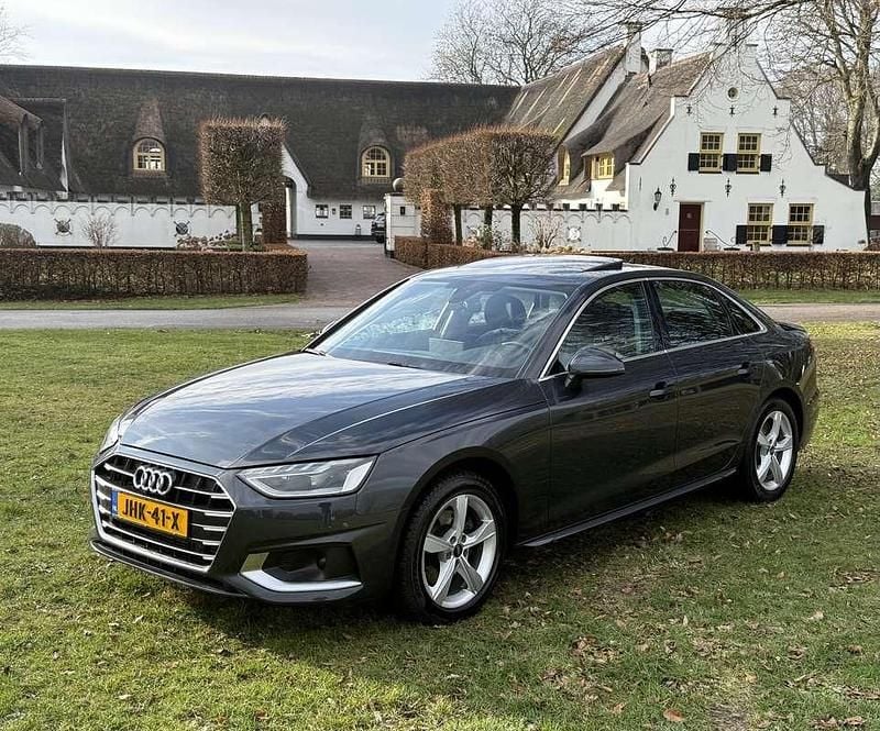 Grijs Occasion 2021 Audi A4 Advanced Sedan | € 25.950 (Eerlijke prijs) - Afbeelding 1/4