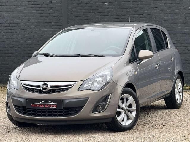 Beige Gebruikt 2014 Opel Corsa Edition Sedan | € 6.990 (Eerlijke prijs) - Afbeelding 1/4