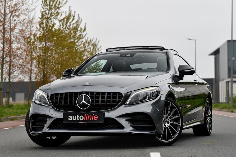 Grijs Gebruikt 2020 Mercedes C300 AMG Coupé | € 36.299 (Eerlijke prijs) - Afbeelding 1/4