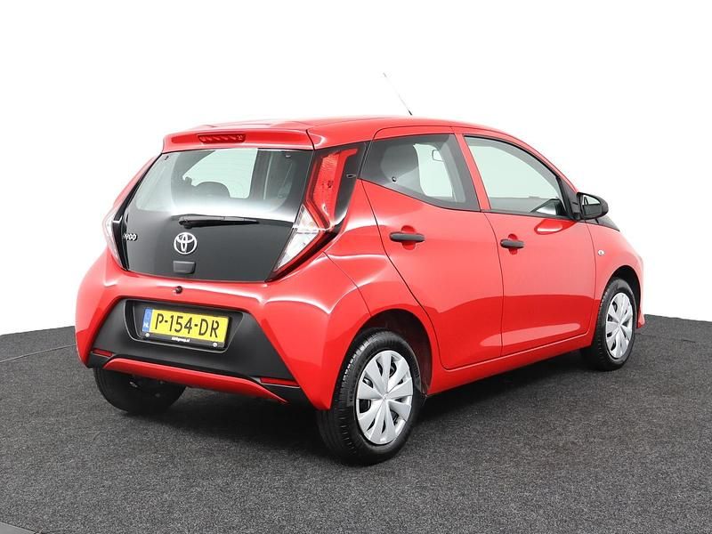Occasion Toyota Aygo 72 PK (52 kW) 2022 Rood Hatchback