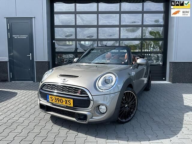 Grijs, metallic lak Occasion 2015 Mini Cooper S Cabriolet Business Cabriolet | € 20.950 (Eerlijke prijs) - Afbeelding 1/4