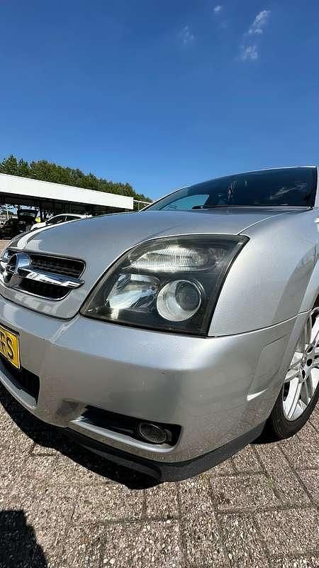 Gebruikt 2004 Opel Vectra GTS Sedan | € 2.950 (Eerlijke prijs) - Afbeelding 1/4